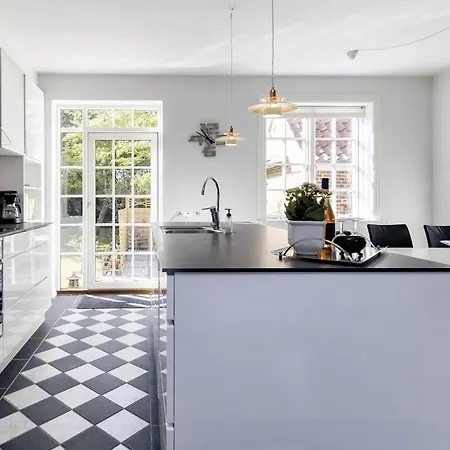 4 Star In Saeby-by Traum *